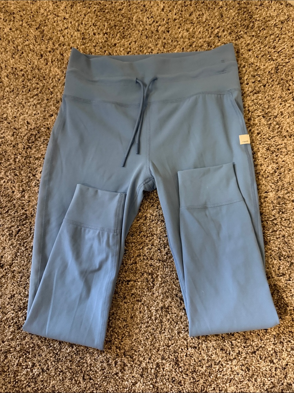 VUORI NWOT Sz Lg Powder Blue joggers.
